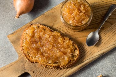 Kavanozda Ev Yapımı Sağlıklı Shallot Reçeli