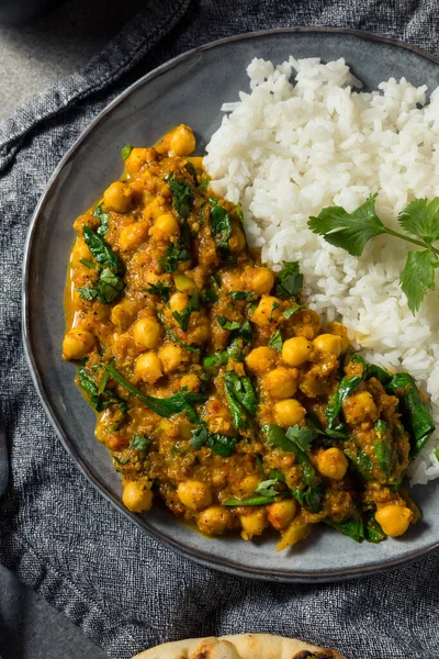 Hausgemachtes Kichererbsen Spinat Curry Mit Weißem Reis — Stockfoto