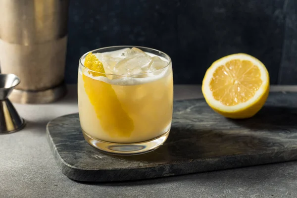 Bebida Refrescante Scotch Sour Com Limão Xarope — Fotografia de Stock