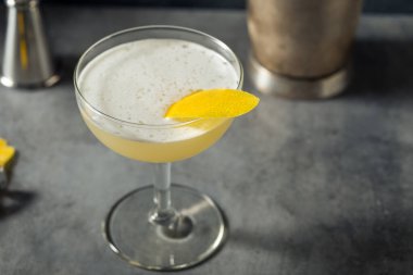 Limonlu Kore Soju Ekşi Kokteyli