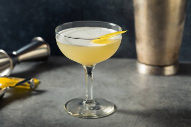 Limonlu Kore Soju Ekşi Kokteyli