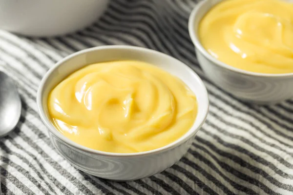 Hausgemachter Gelber Vanillepudding Zum Dessert — Stockfoto