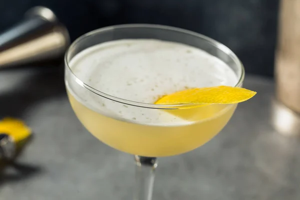 Verfrissende Boozy Koreaanse Soju Sour Cocktail Met Citroen — Stockfoto