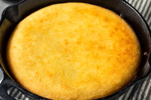 Сладкий Домашний Кукурузный Хлеб Готов Еде — стоковое фото