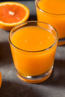 Soğuk Caracara Portakal Suyu İçmeye Hazır