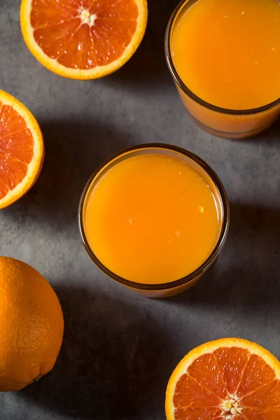 Освежающий Холодный Апельсиновый Сок Каракара Готов Выпивке — стоковое фото