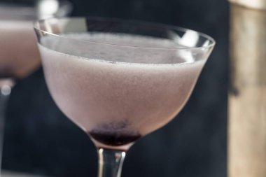 İçki Serinletici Havacılık Cin ve Violette 'le Kokteyl