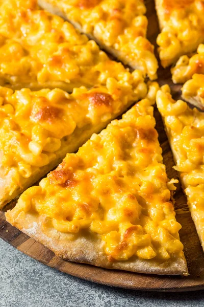 Zelfgemaakte Macaroni Cheese Pizza Met Cheddar — Stockfoto