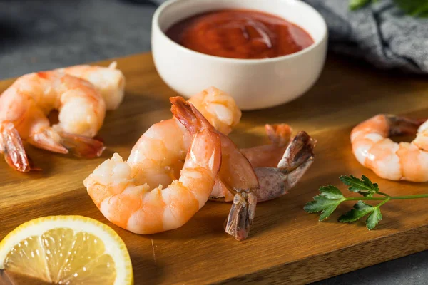 Camarones Fríos Saludables Con Salsa Cóctel Limón — Foto de Stock