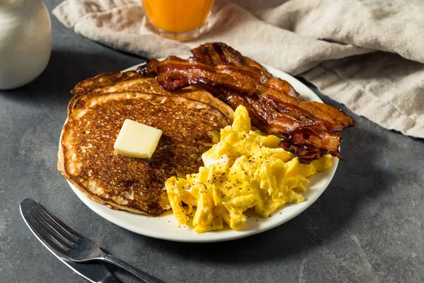 Домашний Американский Завтрак Яйцами Беконом — стоковое фото