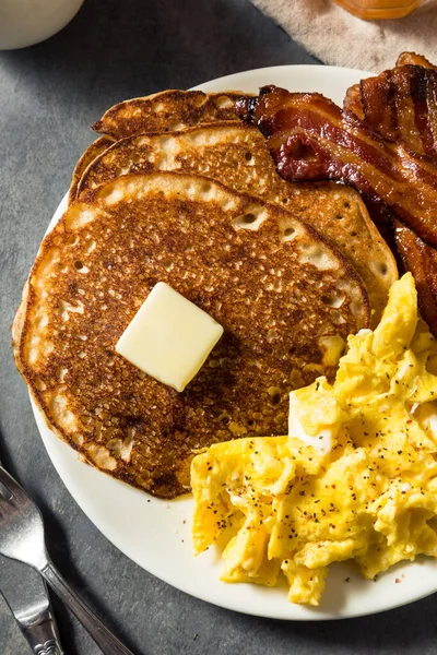 Homemade American Pancake Breakfast Eggs Bacon — Stock Photo, Image