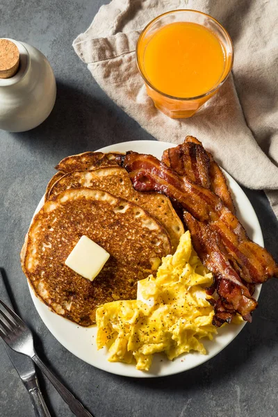 Homemade American Pancake Breakfast Eggs Bacon — Stock Photo, Image