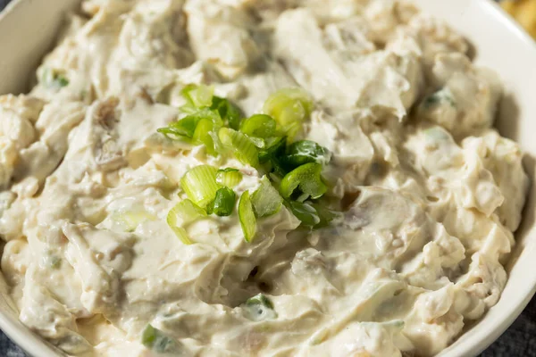 Homemade Clam Dip Appetizer Potato Chips — Stock Photo, Image