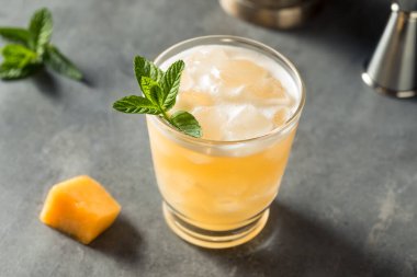 Naneli Shochu Cantaloupe Kokteyli