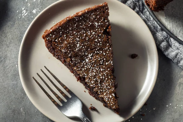 Zoete Dark Chocolate Olive Oil Cake Met Poedersuiker — Stockfoto