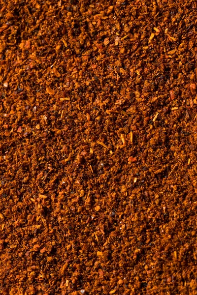 Ωμό Κόκκινο Βιολογικό Τσίλι Σκόνη Μπαχαρικών Ένα Μπολ — Φωτογραφία Αρχείου