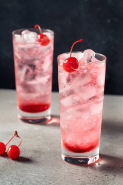 Ayyaş, Serinletici Grenadine ile Kirli Shirley Kokteyli