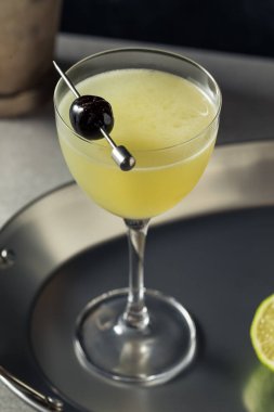Soğuk Tazeleyici Son Söz Cin Kokteyli Lime ile