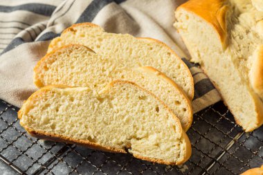 Ev yapımı İsviçre Zopf Ekmeği Yemeye Hazır