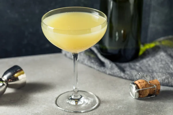 Assenzio Alcolico Morte Nel Cocktail Pomeridiano Con Champagne — Foto Stock