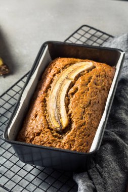 Ev yapımı Sağlıklı Muzlu Ekmek Yemeye Hazır