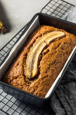 Ev yapımı Sağlıklı Muzlu Ekmek Yemeye Hazır