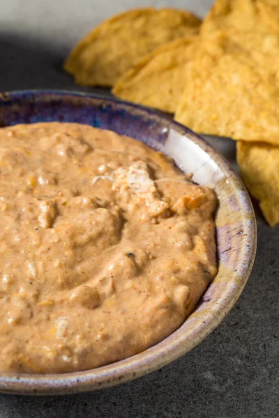 Hausgemachter Gebackener Bohnen Dip Mit Käse Und Chips — Stockfoto