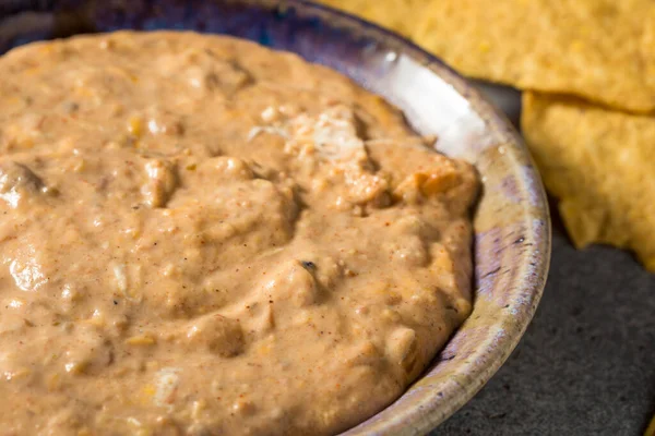 Homemade Refried Baked Bean Dip Cheese Chips — Stock Photo, Image