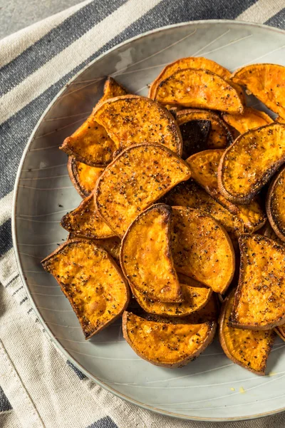 Hausgemachte Gebratene Süßkartoffeln Mit Salz Und Pfeffer — Stockfoto