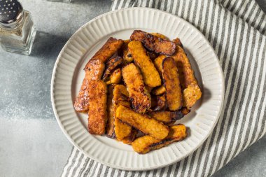 Soya soslu sağlıklı organik sebze Tempeh pastırması.
