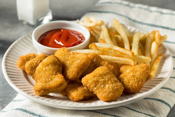 Pépites Poulet Panées Maison Avec Frites — Photo