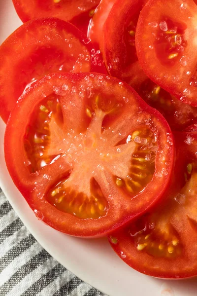 健康的有机切片番茄 盐渍待食 — 图库照片