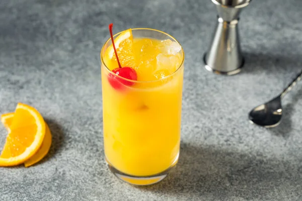 Boozy Refreshing Vodka Harvey Wallbanger Cocktail Orange Juice — 스톡 사진