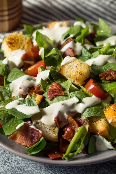 Gesunder Bio Blt Specksalat Mit Salat Und Tomaten — Stockfoto