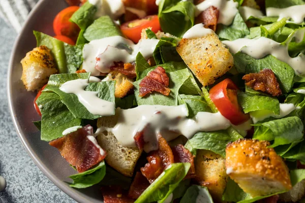 Gesunder Bio Blt Specksalat Mit Salat Und Tomaten — Stockfoto