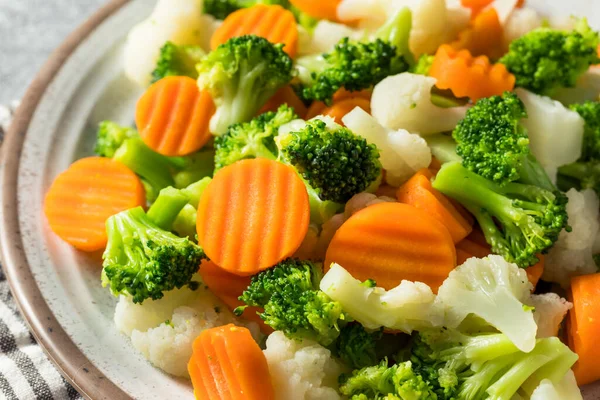 Домашние Здоровые Овощи Пару Морковью Брокколи Цветной Капустой — стоковое фото
