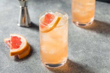 İçki Tazeleyen Gin Radler Kokteyli Greyfurtlu