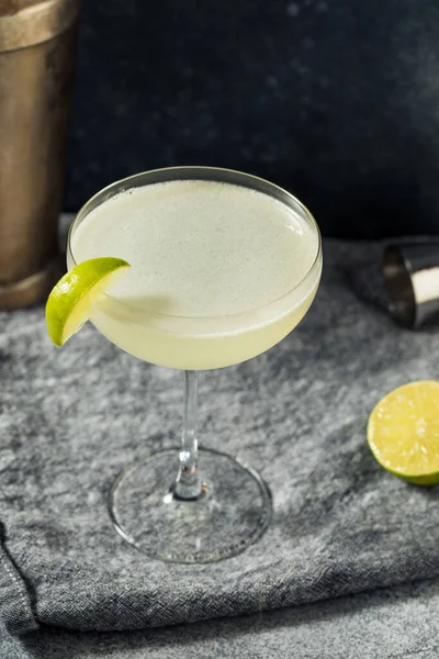 Boozy Cold Refreshing Rum Daiquiri Lime — 스톡 사진