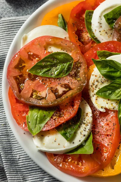 Zdrowa Sałatka Pomidorów Caprese Bazylii Mozzarelli — Zdjęcie stockowe