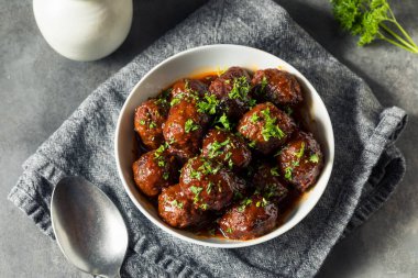Ev yapımı ızgara Crockpot Köfteler Kasede