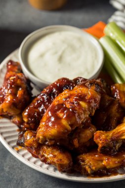 Mavi Peynirli Bal Barbekü Tavuk Kanatları