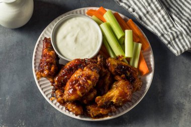 Mavi Peynirli Bal Barbekü Tavuk Kanatları