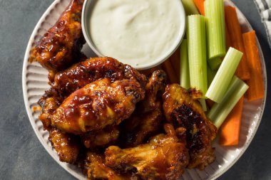 Mavi Peynirli Bal Barbekü Tavuk Kanatları