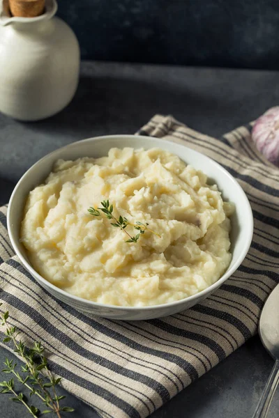 Romige Huisgemaakte Knoflook Aardappelpuree Met Boter — Stockfoto