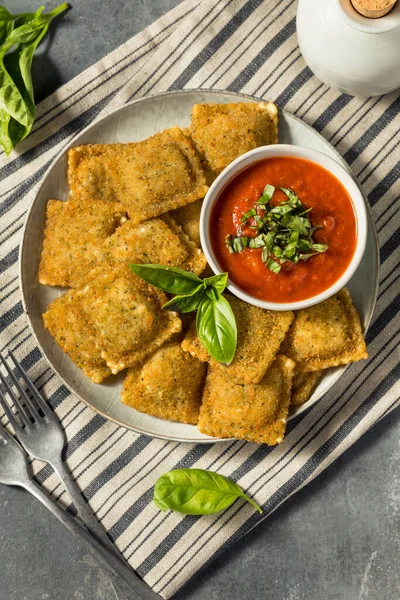 Homemade Fried Raviolis Basil Marinara Sauce — Stock Photo, Image