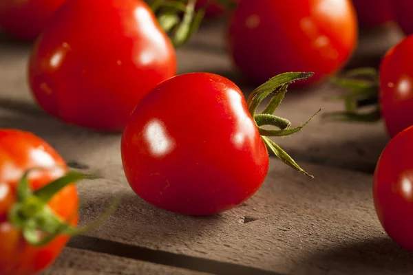 Red Organic Cherry Tomatoes — Stock Photo, Image