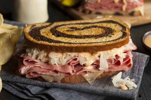 Zelfgemaakte reuben sandwich — Stockfoto