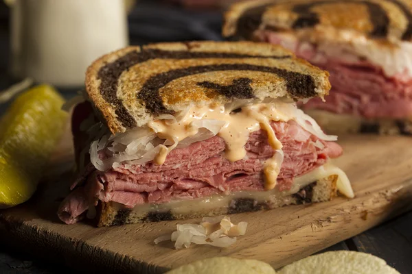 Zelfgemaakte reuben sandwich — Stockfoto