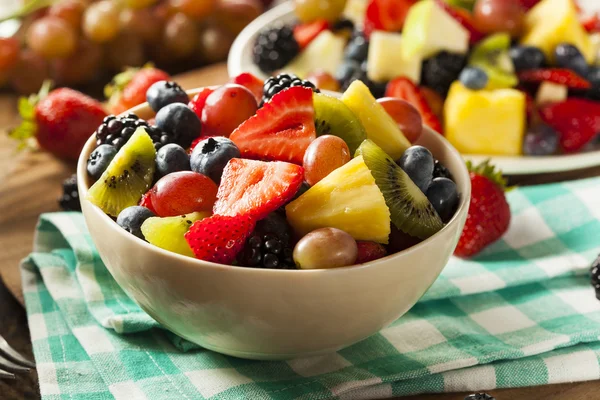 Ensalada de frutas ecológicas saludables — Foto de Stock