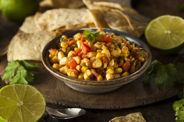 Domowe kukurydza pikantna salsa — Zdjęcie stockowe